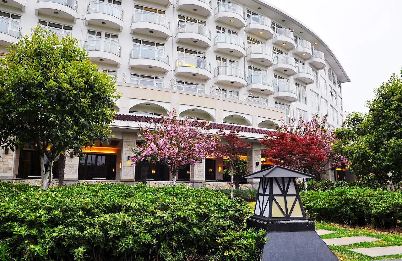 Dongshan Hotel contacts